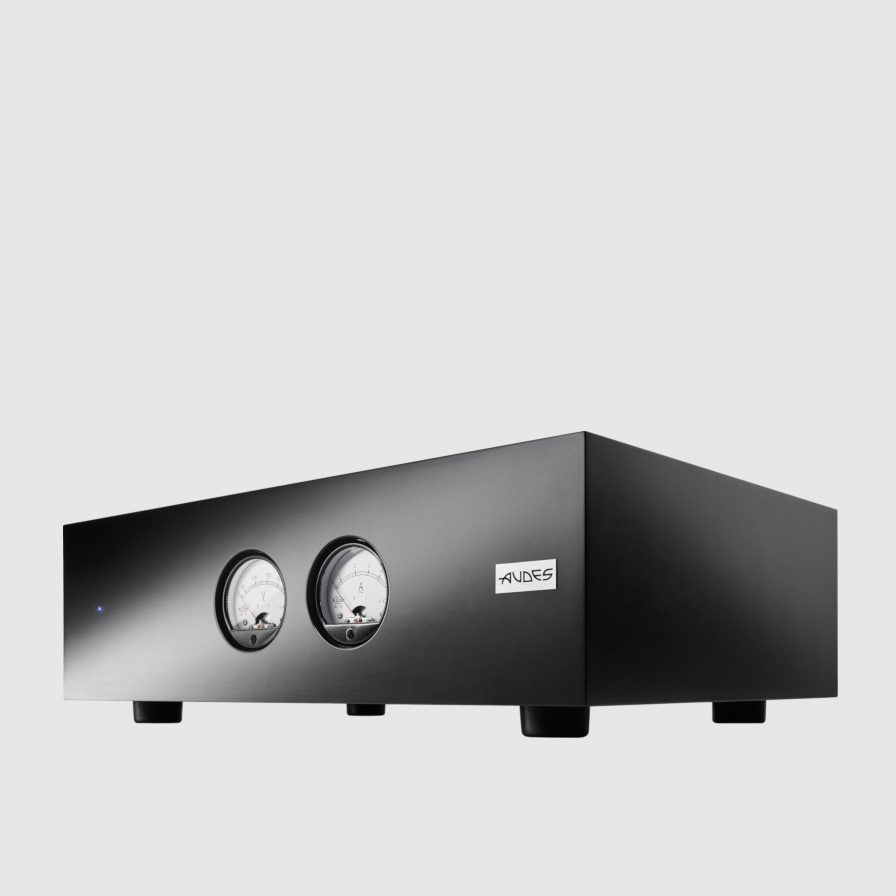 Audes ST 1500 power conditioner voorzij BUIZENFEEST MET AUDIO RESEARCH